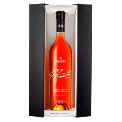 Brandy ARARAT Charles Aznavour Signature Blend  750ml
